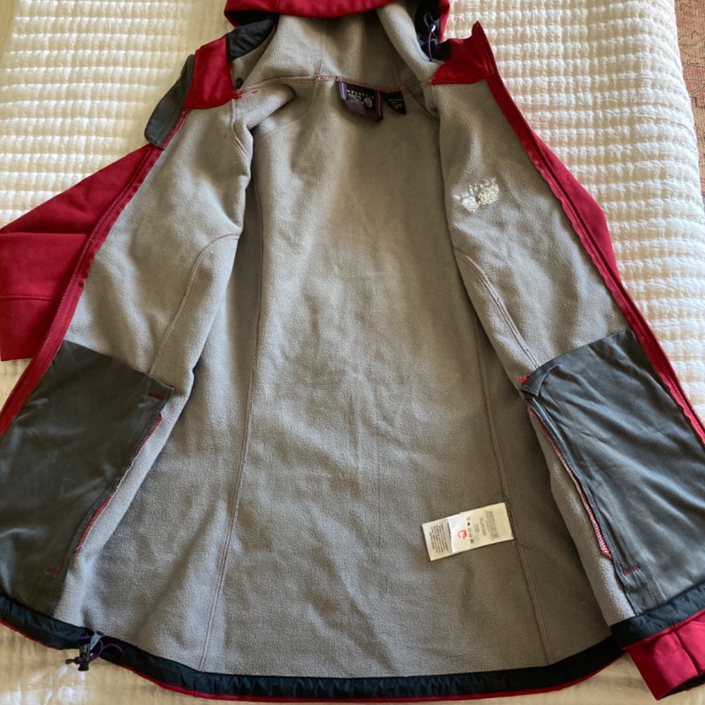 Mountain Hardware Rain Resistant Software Size Me… - image 2